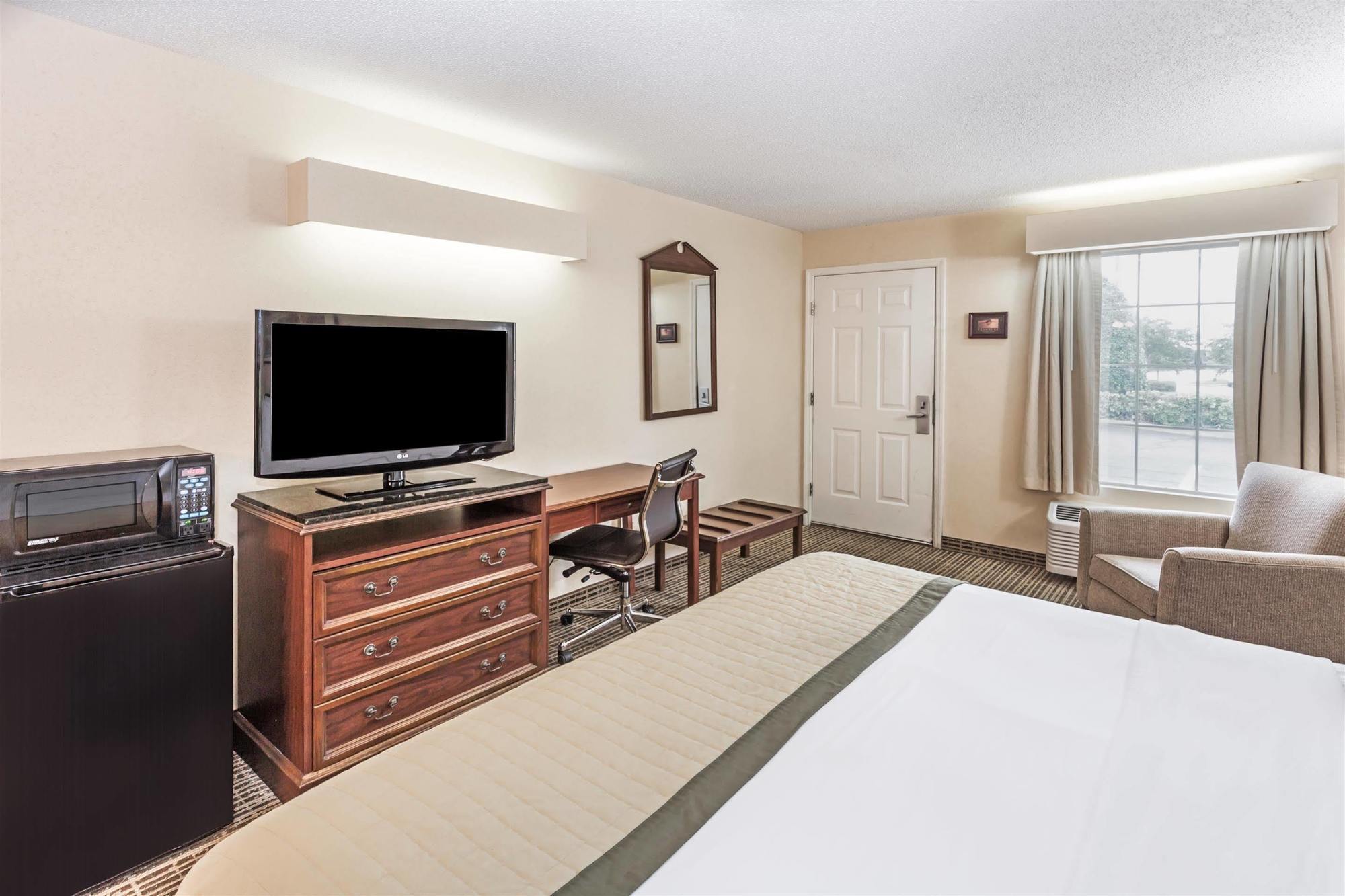 Baymont By Wyndham Valdosta At Valdosta Mall Dış mekan fotoğraf